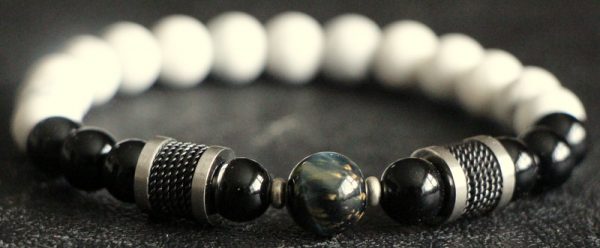 White Howlite & Black Agate Stretch Bracelet